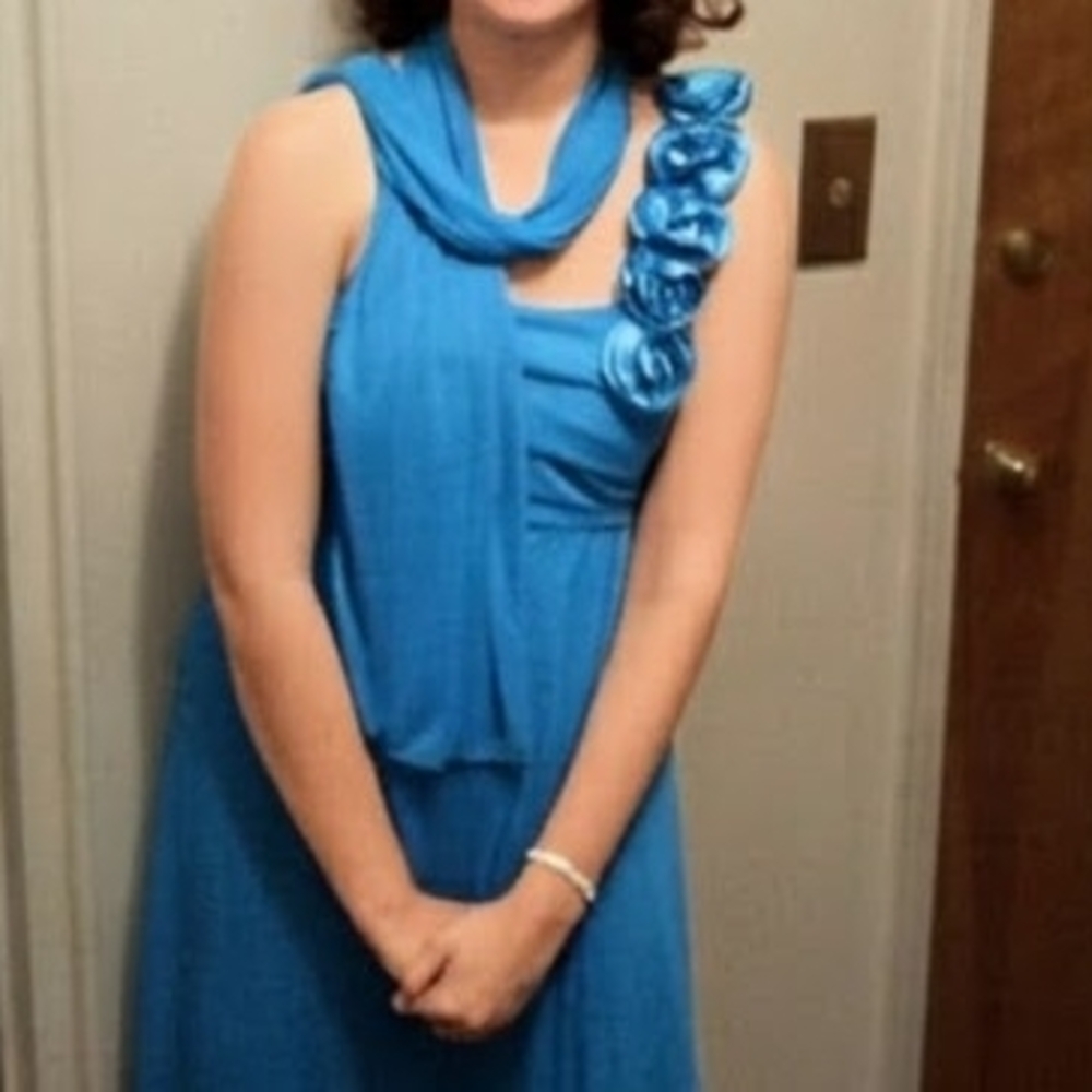 Elegant Blue Dress with Floral Shoulder Detail